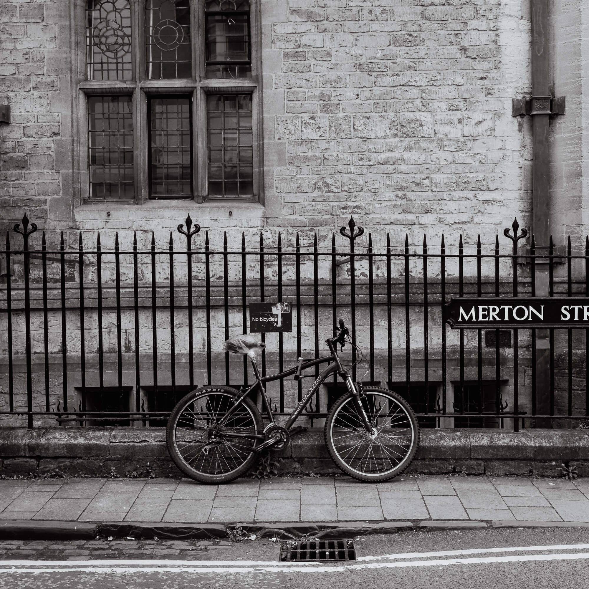 Oxford and the Shire, photograph 3